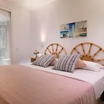 Lets Holidays Sea Views On The 4 Apartman