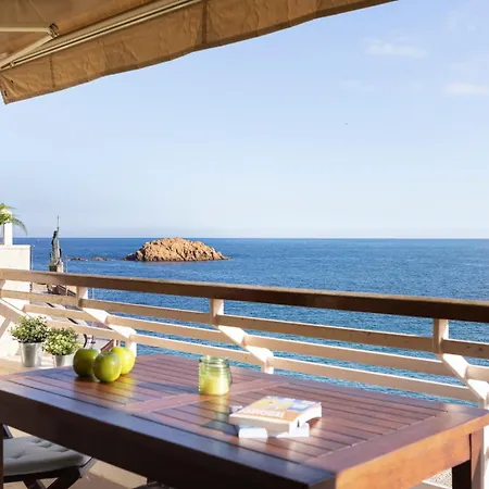 Apartman Lets Holidays Sea Views On The 4