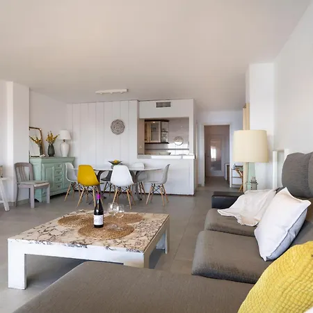 Apartman Lets Holidays Sea Views On The 4