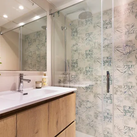 Apartmán Lets Holidays Sea Views On The 4 *