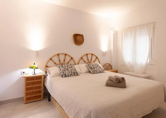 Lets Holidays Sea Views On The 4 Апартаменты