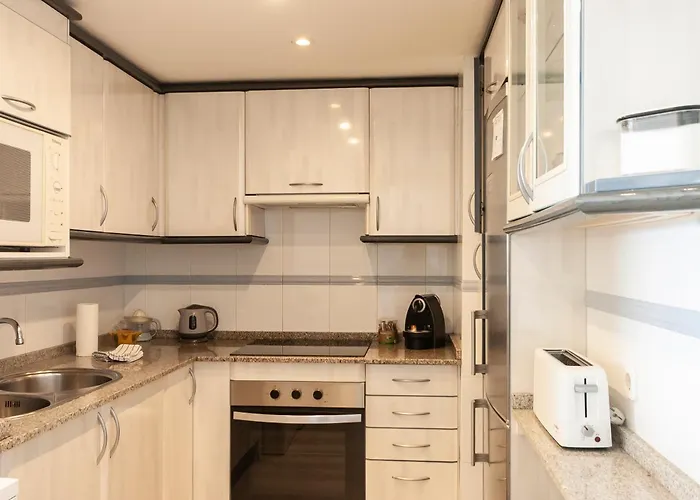 Апартаменты Lets Holidays Sea Views On The 4 Тосса-де-Мар