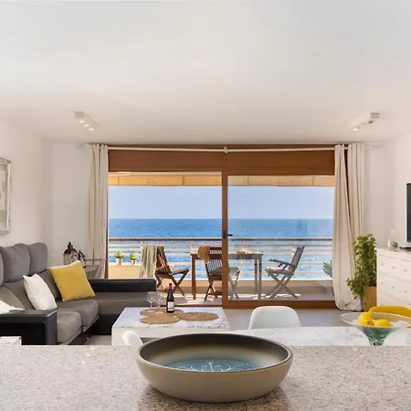 아파트 Lets Holidays Sea Views On The 4 *